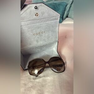 Gucci Elegant Brown Sunglasses